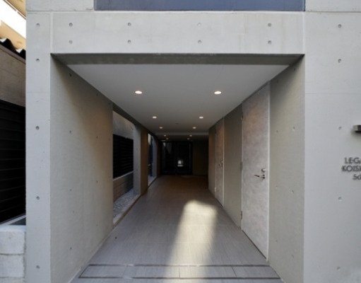 エントランス　建物の内部です