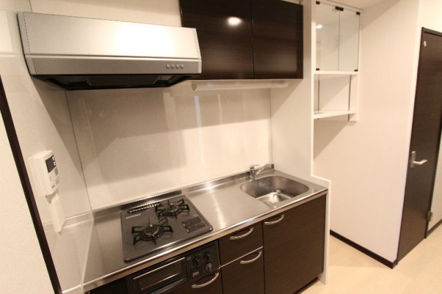 キッチン　※写真は別号室のものですので現状優先とさせていただきます