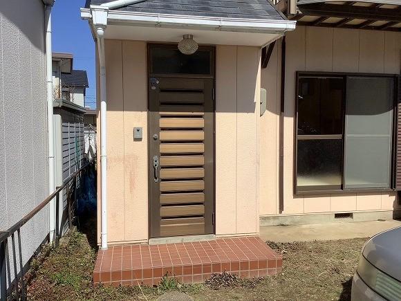 玄関　玄関、モニター付きインターホン完備