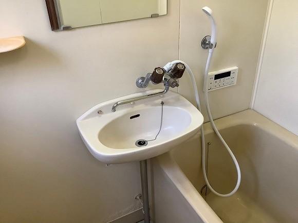 洗面設備　洗面台です