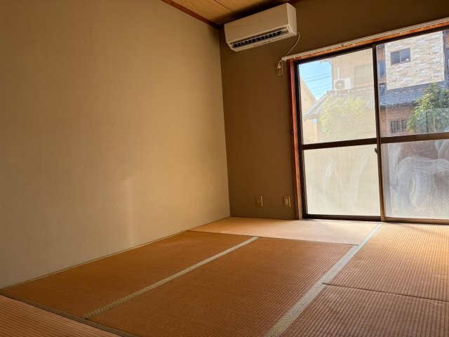 居室・リビング　リビングです、畳部分変更予定