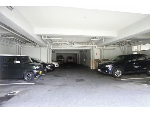 駐車場　駐車場