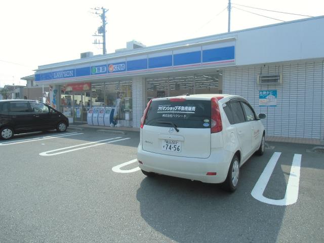 コンビニ　ローソン（コンビニ）まで915m