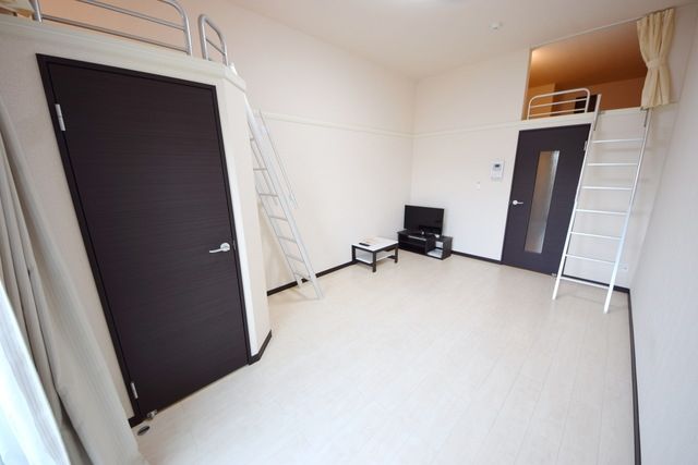 居室・リビング　★ＴＶも設備で付いております★