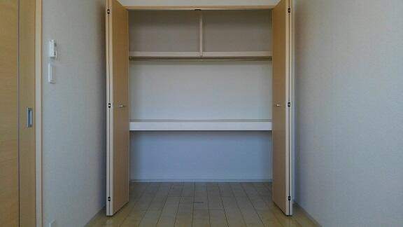 収納　クローゼット付き