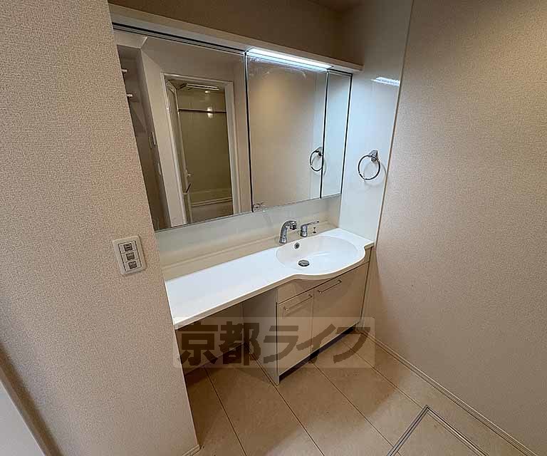 トイレ　１０２号室１ＬＤＫ写真です