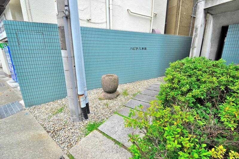 エントランス　高級感があるエントランスは安心のオートロック完備です。