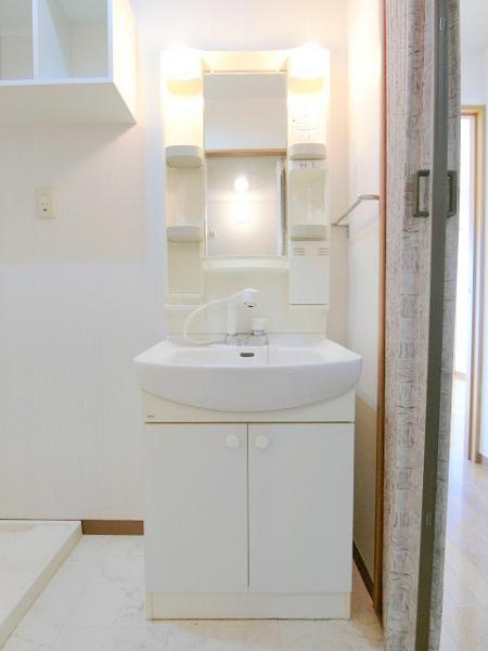 洗面設備　写真は別のお部屋のイメージです。現況優先