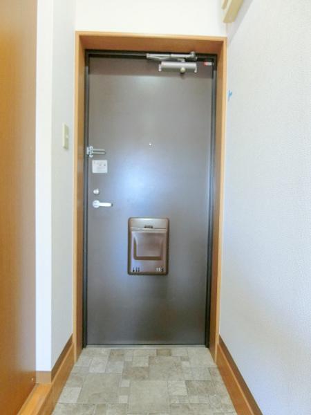 玄関　写真は別のお部屋のイメージです。現況優先