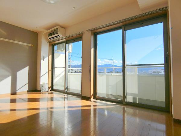 居室・リビング　写真は別のお部屋のイメージです