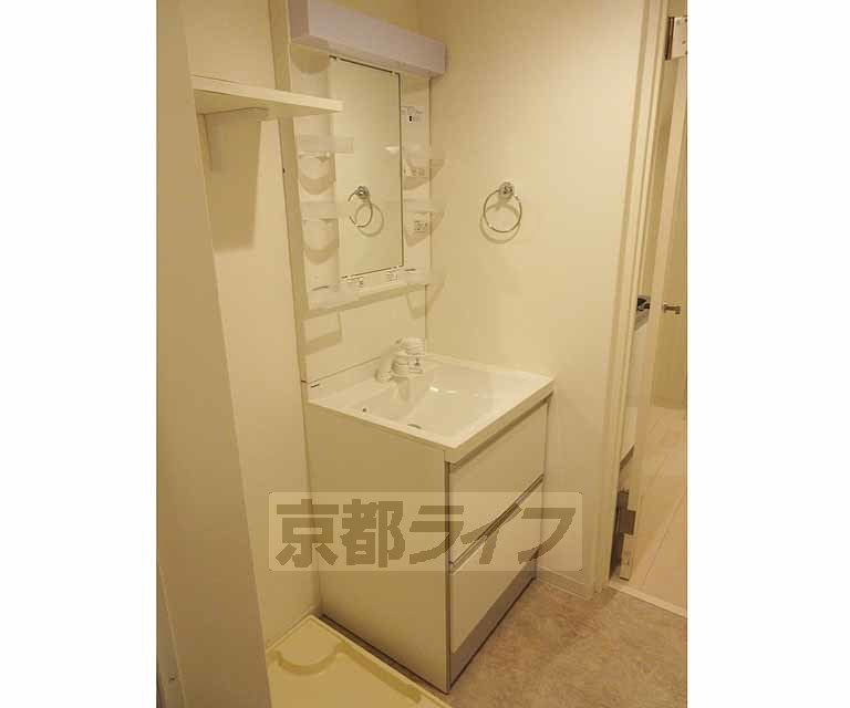 洗面設備　独立洗面台付き！