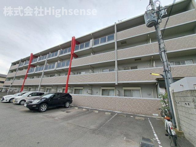 建物外観　落ち着いた雰囲気の外観です