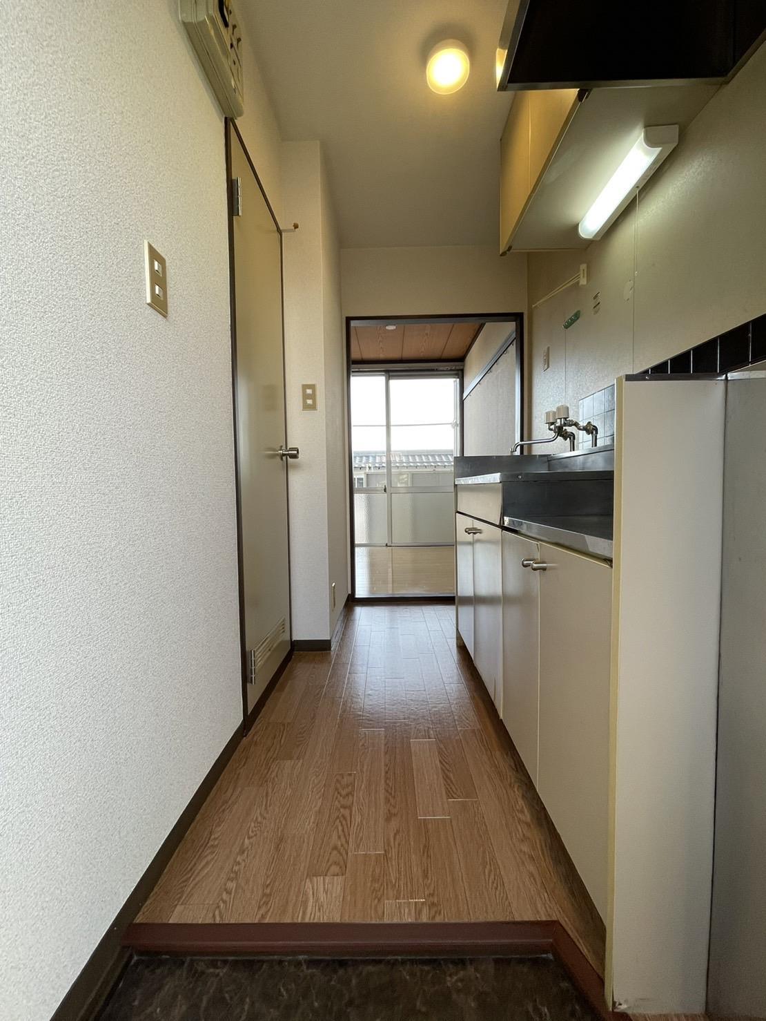 玄関　玄関(他居室の参考写真)