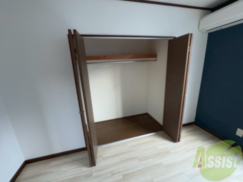 収納　寝室の収納です。部屋がすっきり片付きます。