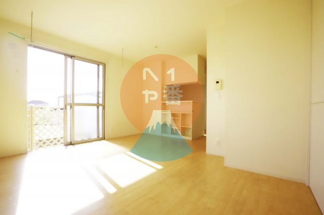 居室・リビング　12.8帖の開放感のあるリビング　※参考写真です