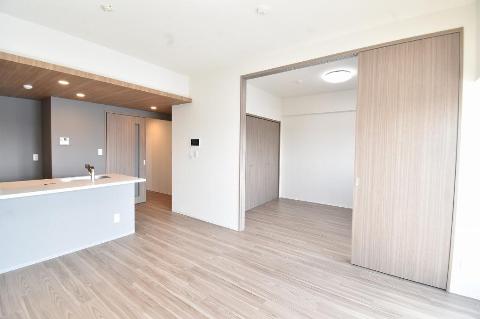 居室・リビング　室内