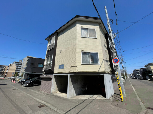 建物外観　札幌市東区北２５条東「クリスタルアベニュー」