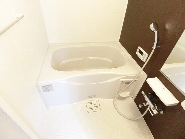 バス・シャワールーム　ゆったり過ごせるお風呂です