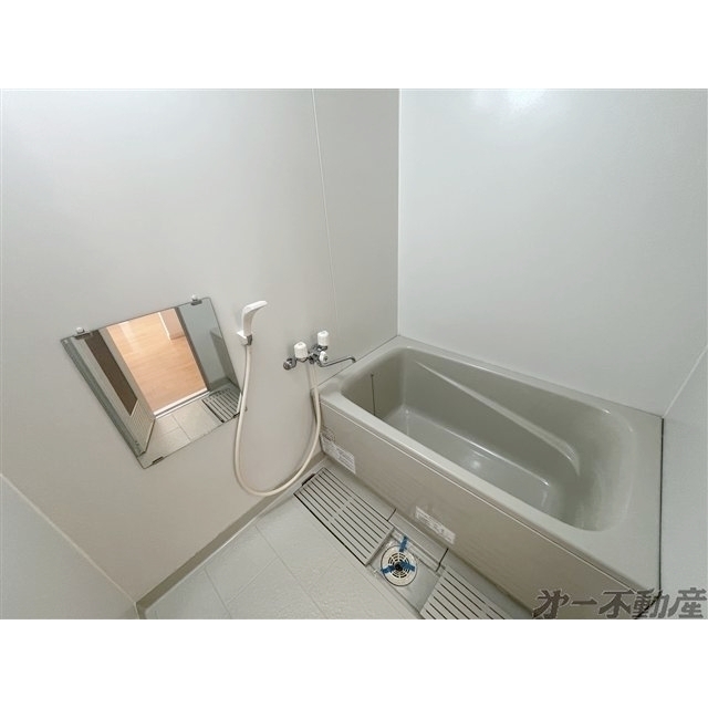 バス・シャワールーム　バスルーム