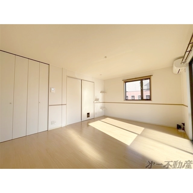 居室・リビング　洋室