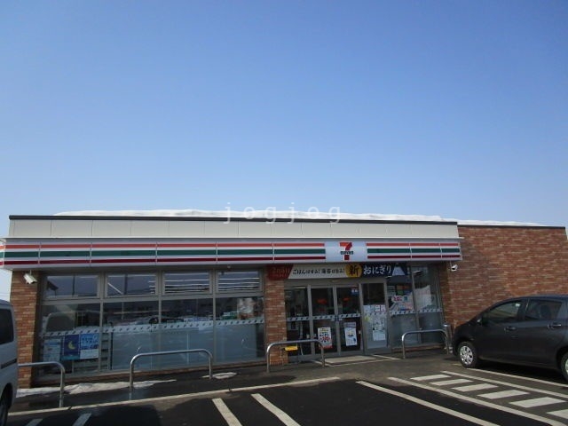 コンビニ　セブンイレブン南町店（コンビニ）まで242m