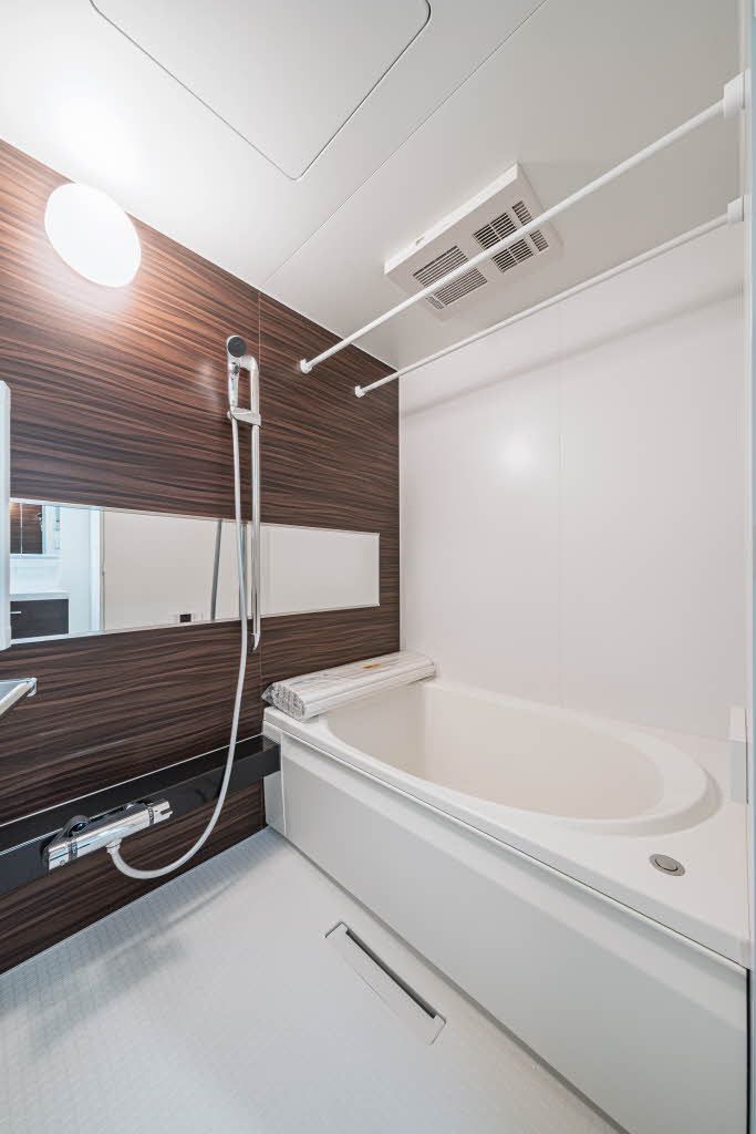 バス・シャワールーム　バスルーム