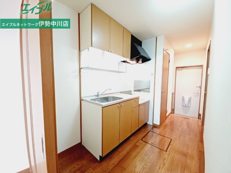 キッチン　同物件別部屋写真