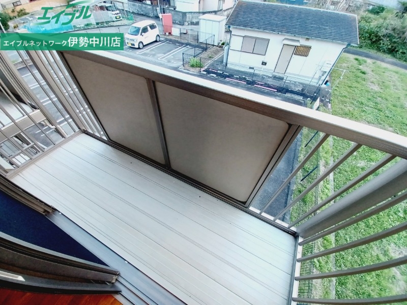 バルコニー　同物件別部屋写真