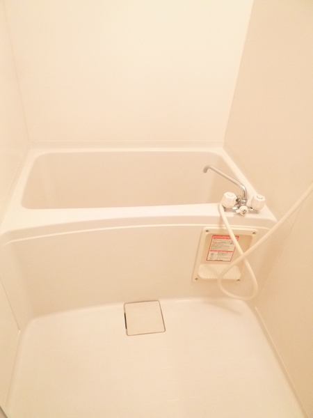 バス・シャワールーム　落ち着いた空間のお風呂です