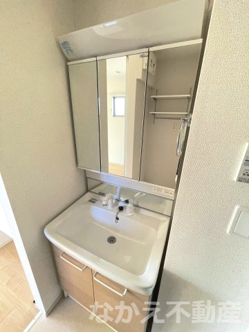 洗面設備　コンパクトで使いやすい洗面所