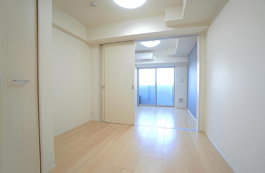 居室・リビング　☆明るい洋室☆