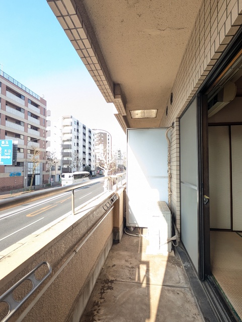 バルコニー　※クリーニング前の写真です