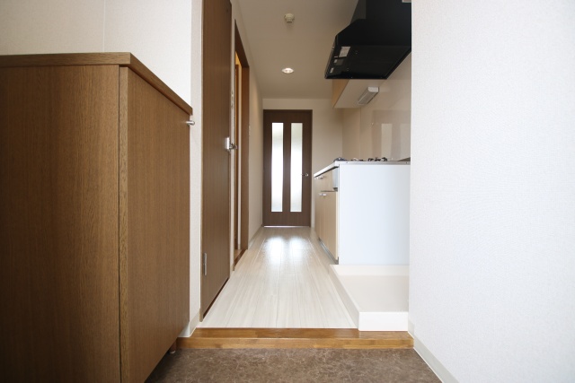 玄関　※他の号室の参考写真です※