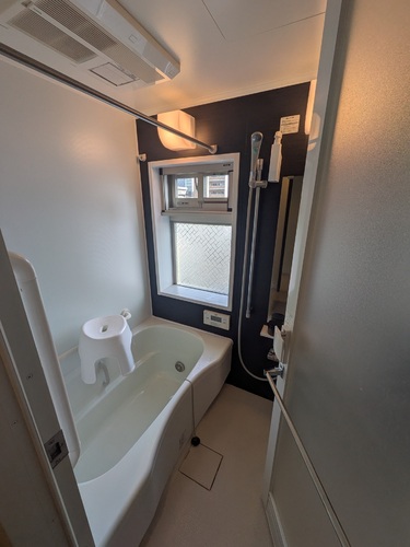 バス・シャワールーム　バス（内装前）