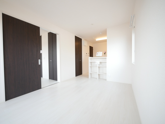 居室・リビング　★広々として明るいリビングです★