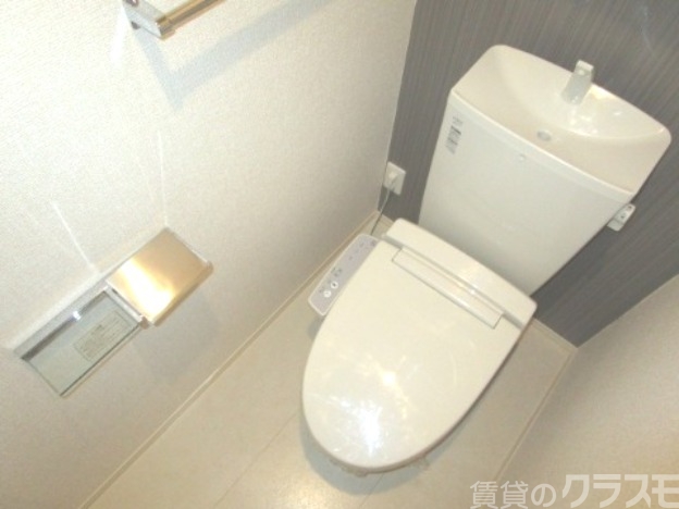 トイレ　冬場も安心の温水洗浄便座！