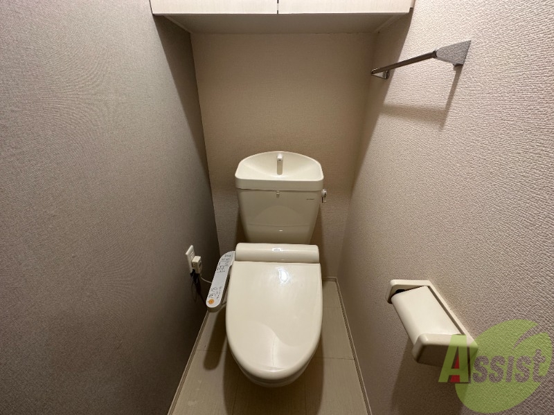 トイレ　温水洗浄便座付きのトイレは、使用しやすくうれしいですね。