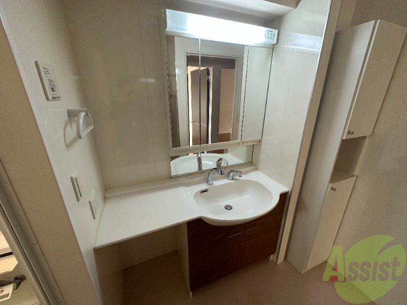 洗面設備　独立洗面台のスペースは脱衣所として利用しても問題ないですね。