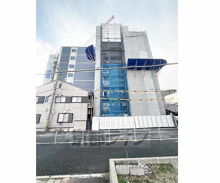 建物外観　・建築中