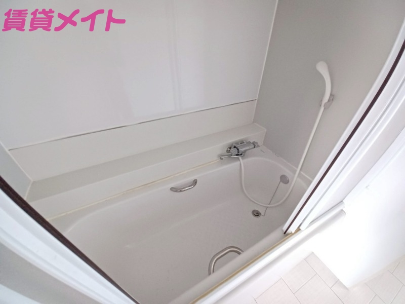 バス・シャワールーム　同物件別部屋のお写真です。