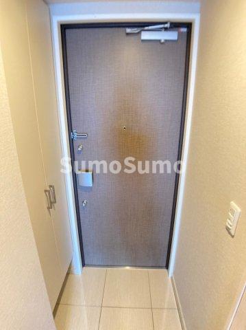 玄関　収納もある玄関です