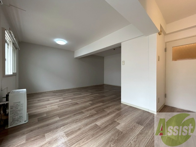 居室・リビング　１８帖のＬＤＫです。広々として、きれいですね。