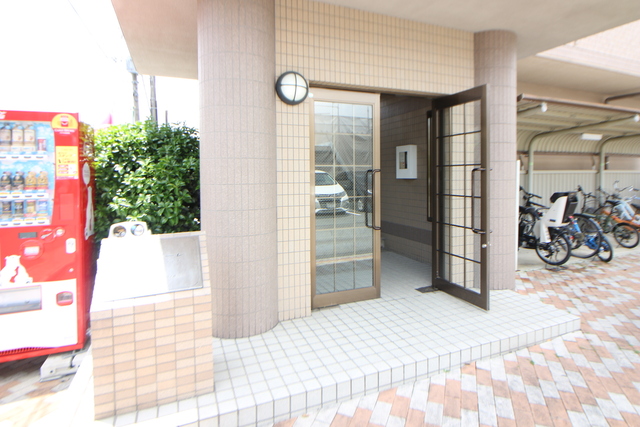 エントランス　エントランス