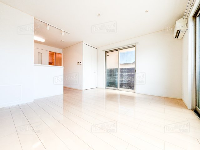 居室・リビング　明るい室内です☆