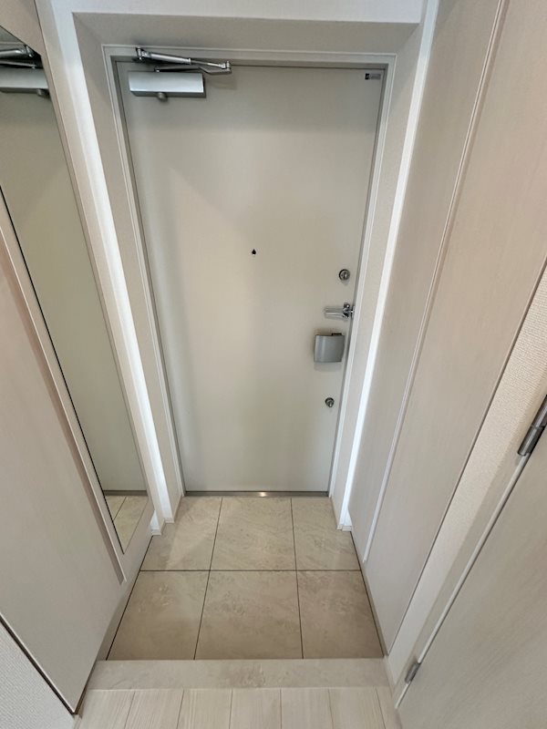 玄関　※参考写真