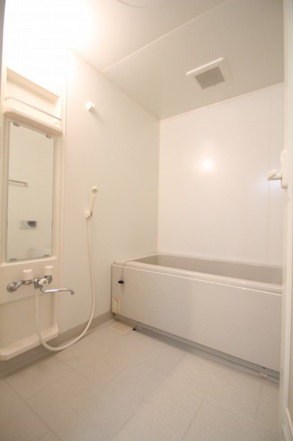 バス・シャワールーム　同物件別号室の写真です。