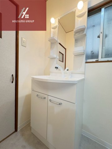 洗面設備　使いやすい独立洗面台です