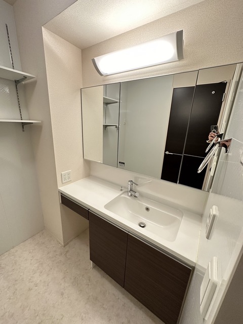 洗面設備　別部屋参考写真です