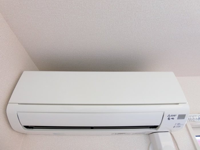 その他　夏場・冬場にうれしいエアコン付き。