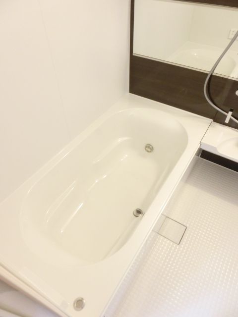 バス・シャワールーム　大きなお風呂で毎日の疲れもスッキリ
